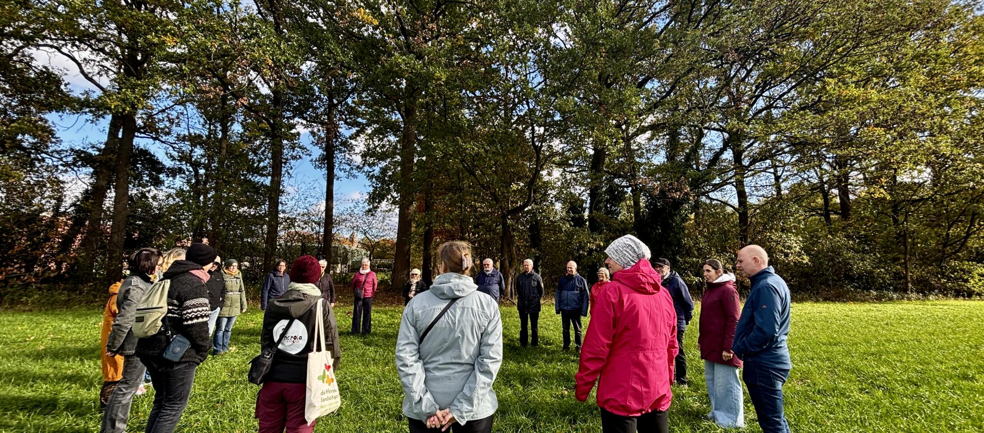 Prikkelende gedichtenwandeling 'Dag van de Stilte' banner